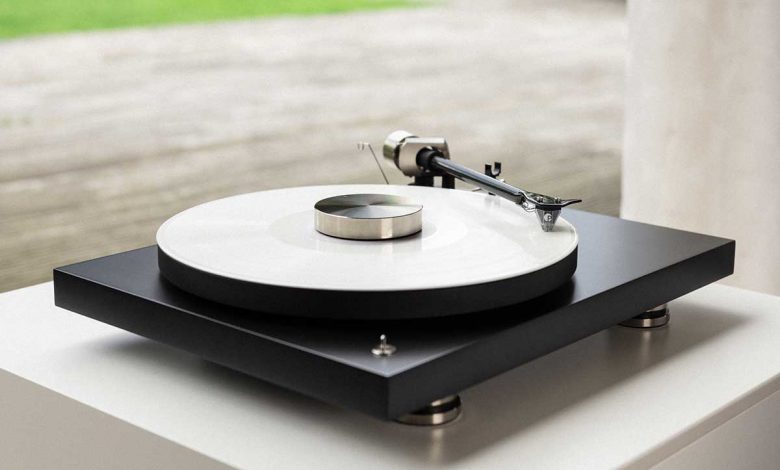 Pro-Ject Debut PRO 30th Anniversary Turntable