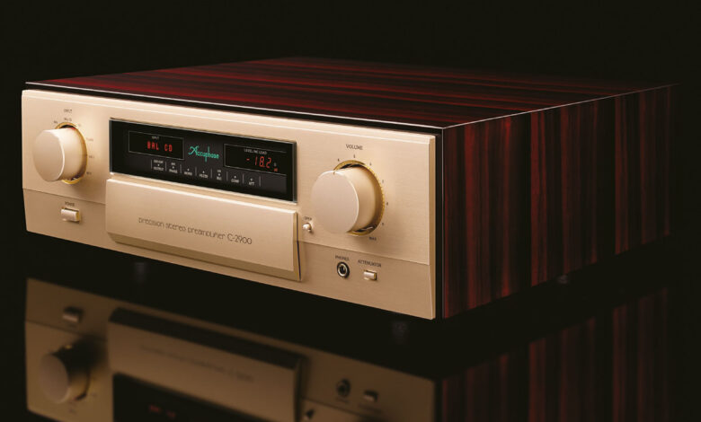 Foto © Accuphase Laboratory Inc. | Accuphase C-2900 Precision Stereo Preamplifier