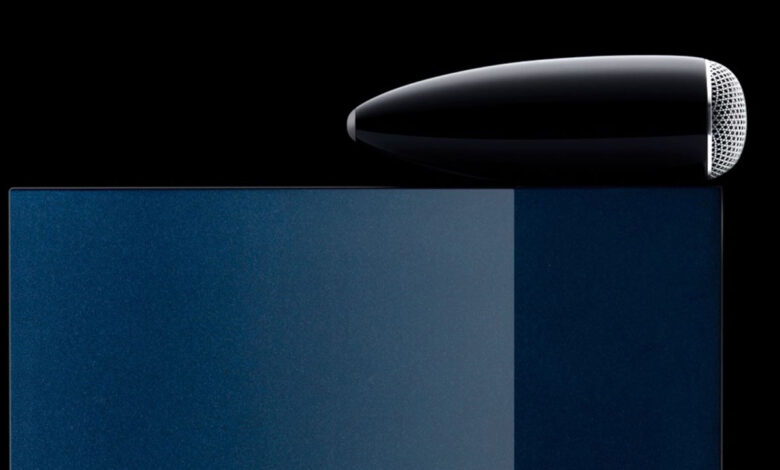 Foto © Bowers & Wilkins | Bowers & Wilkins 702 Signature sowie Bowers & Wilkins 705 Signature in Midnight Blue Metallic