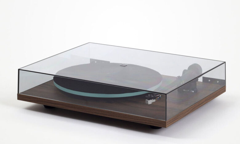 Foto © Rega Research Limited | Rega Planar 2 Walnut Effect Finish