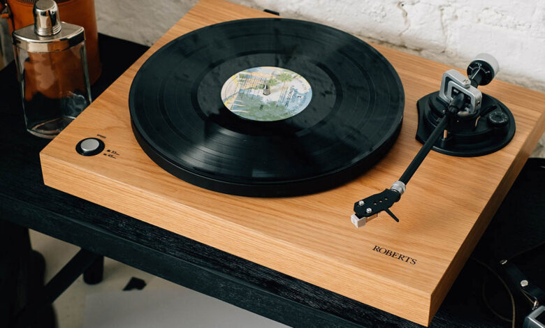 Foto © Roberts Radio Ltd. | Roberts RT100 Turntable