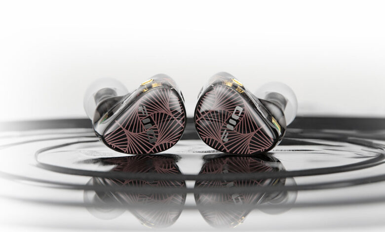 Foto © FiiO Electronics Technology Co. Ltd. | FiiO FX15 Tribrid IEM