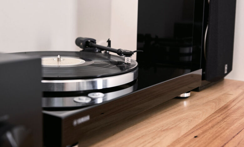 Foto © Yamaha Music Europe GmbH | Yamaha TT-S303 Turntable