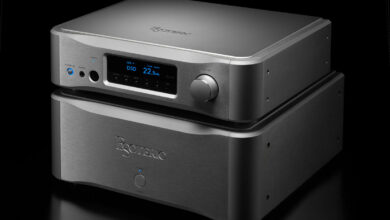 Foto © Teac Corporation | Esoteric N-05XE Network DAC Preamplifier und Esoteric S-05XE Class A Stereo Power Amplifier