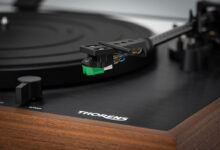Thorens TD 402 DD jetzt auch in Eiche matt 20 Foto © Thorens GmbH | Thorens TD 402 DD Turntable - Nun auch in Eiche matt